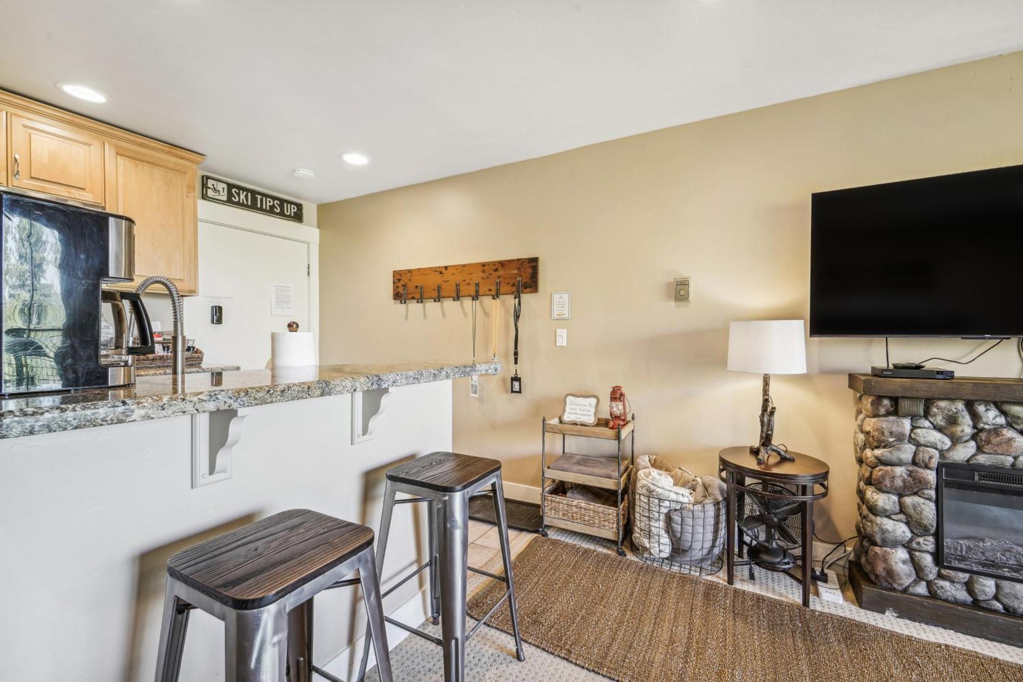 Truckee Studio With Balcony And On-Site Skiing! 외부 사진